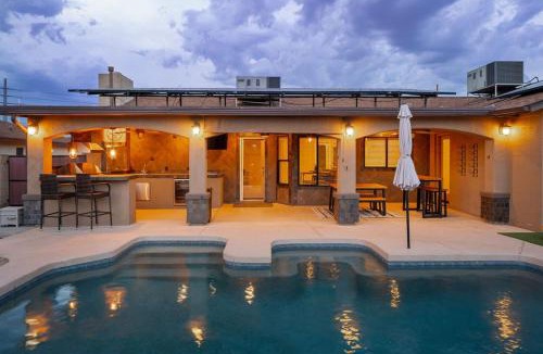 Deer Valley House | Champions Oasis Home - Near the Stadui2007m withPool & Grill