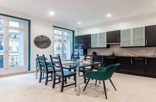 Champs-Elysees Apartment | CHAMPS ELYSEES LUXURY -ELEVATE YOUR PARIS EXPERIENCE 3 BEDROOM -RUE DE CERISOLES