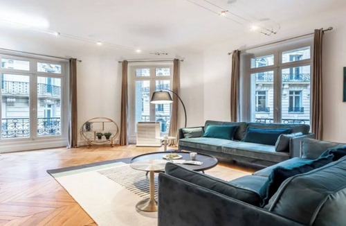 Champs-Elysees Apartment | CHAMPS ELYSEES LUXURY -ELEVATE YOUR PARIS EXPERIENCE 3 BEDROOM -RUE DE CERISOLES