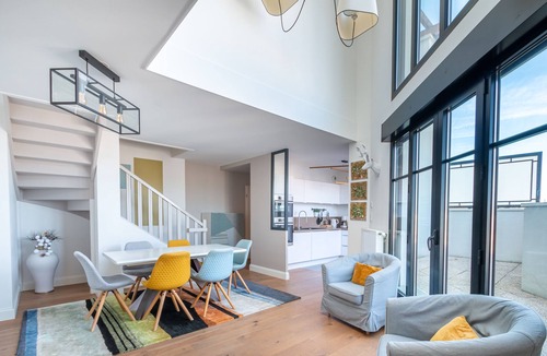 Chessy Apartment | Charleston Duplex-rooftop « The Place to Be »