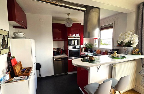 Champigny-sur-Marne Apartment | Charmant Appartement 2 Chambres Avec Balcon Proche de Paris & Disneyland