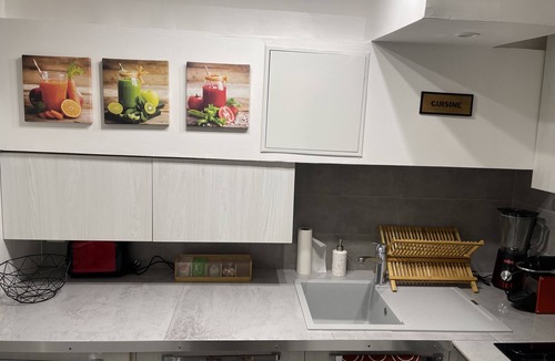 Suresnes Apartment | Charmant Appartement Entièrement Meublé à 10 Minutes de la Défense