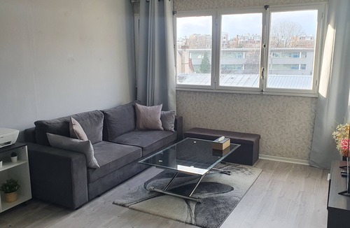 Le Pre-Saint-Gervais Apartment | Charmant et Spacieux Appartement aux Portes de Paris