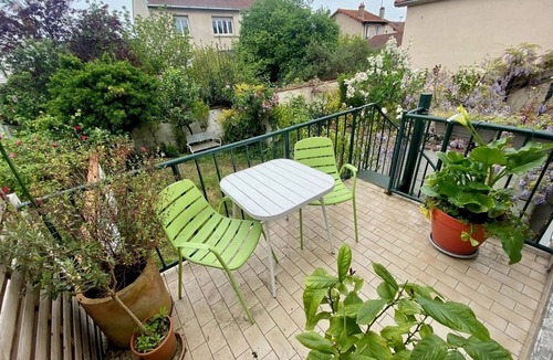 Bondy House | Charmante Maison Meulière Proche de Paris, Bord du Canal de L'ourcq