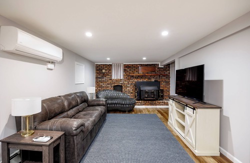 Seaford House | Charming 1-bedroom apt with WiFi, AC in soothing Seaford