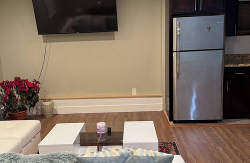 Ronkonkoma House | Charming 1-bedroom house in Ronkonkoma with AC, WiFi, Washer & Dryer