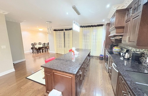 Upper Beaches House | Charming 1-bedroom private with attached washrooms room available