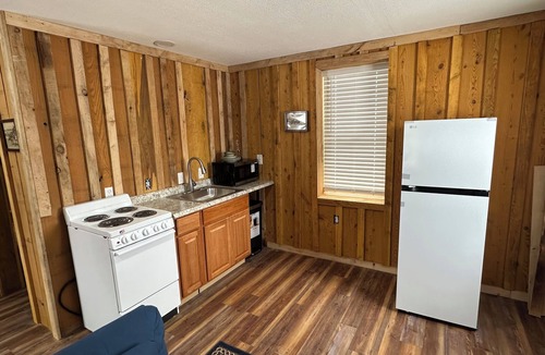 Blairsville Cabin | Charming 1 bedroom cabin in Blairsville perfect for a getaway