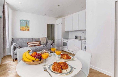 7th Arrondissement Apartment | Charming 1BR Near Eiffel Tower - Sleeps 4