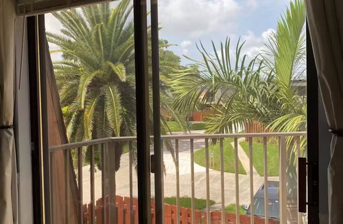 Brown Condo | Charming 2-bedroom condo in amazing New Smyrna Beach