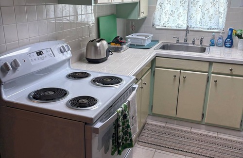 Silver Springs House | Charming 2-bedroom, 1-bath lakefront house in the Ocala National Forest