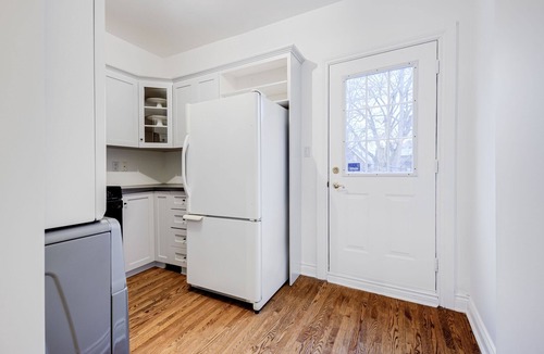 Cabbagetown Apartment | Charming 2-bedroom, 1 bath apartment in historic Cabbagetown