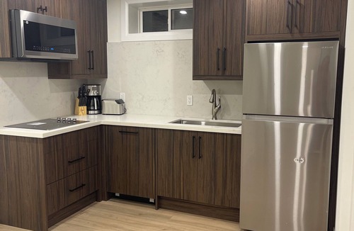 Cambridge Apartment | Charming 2-Bedroom Apartment with Kitchen, Office and Laundry