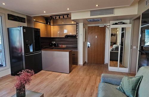 Gambetta Apartment | Charming 2-bedroom apartment with big Terrace , view of Eiffel Tower and Paris