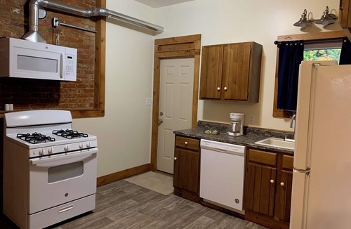 Utica Apartment | Charming 2-bedroom apartment w/private parking on quiet dead end street in Utica