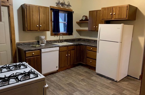 Utica Apartment | Charming 2-bedroom apartment w/private parking on quiet dead end street in Utica