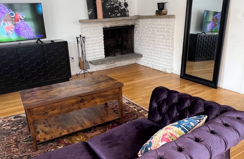 Cortlandt Cottage | Charming 2-bedroom cottage in Cortlandt with WiFi access
