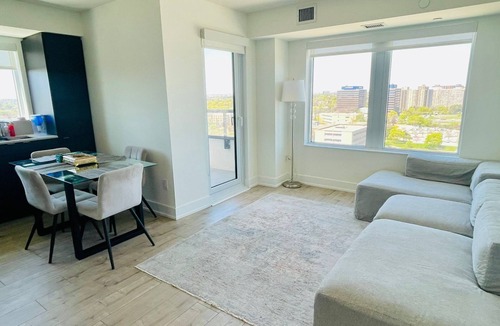 Etobicoke Condo | Charming 2-bedroom condo with WiFi, AC in delightful Toronto