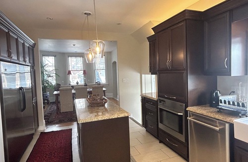 Dundas House | Charming 2-bedroom heritage house in the heart of village of Dundas in Hamilton