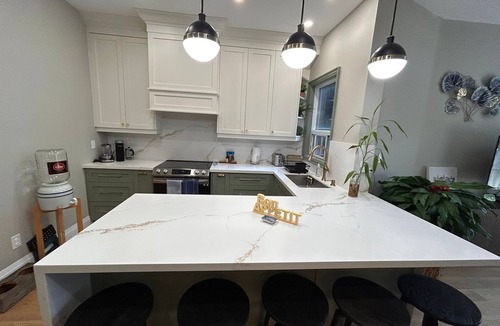Parkdale House | Charming 2-bedroom Home High Park/Roncesvalles