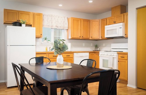 West Central House | Charming 2-bedroom house in Spokane with WiFi and AC