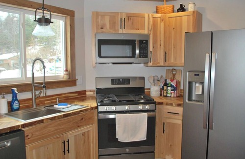 Williamsport House | Charming 2-bedroom bungalow in Williamsport