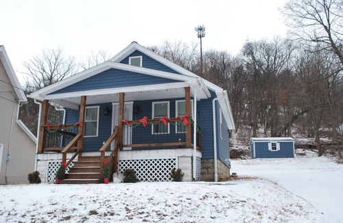 Williamsport House | Charming 2-bedroom bungalow in Williamsport