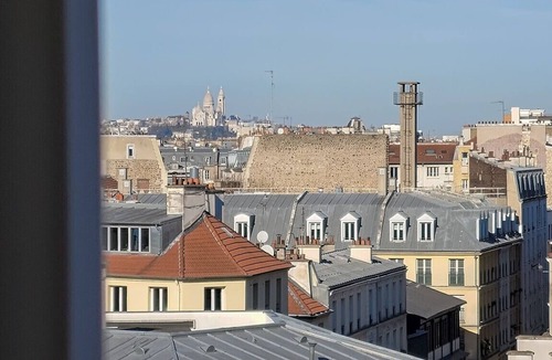 11th Arrondissement Apartment | Charming 2-Room 21m², Comfort, Sacré-Cœur View