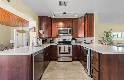 Saint James City House | Charming 2BR/2BA Pet-Friendly Home with Pool in St. James City!