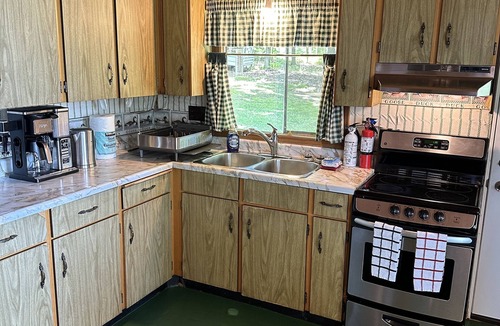 Ahmic Harbour Cottage | Charming 3-bedroom Island View Cottage in pleasant Magnetawan with WiFi, AC