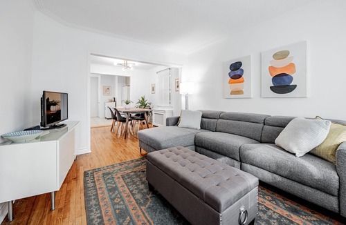 Earlscourt House | Charming 3 bedroom family home on quiet street in Toronto