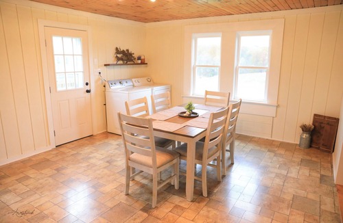 Newport House | Charming 3-bedroom Farmhouse in Newport