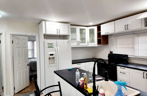 Dix Hills House | Charming 3-bedroom house withAC in Dix Hills