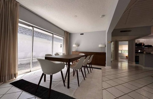 Tamarac House | Charming 3-bedroom house in Tamarac. Minutes from Hardrock, Beaches, & Shopping