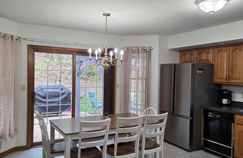 Howard House | Charming 3-bedroom house in gorgeous Howard with AC and fitness room
