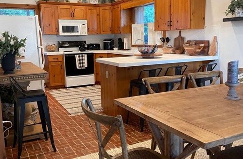 Lake Placid Cottage | Charming 3-Bedroom Lakeside Cottage w/Beach & Dock