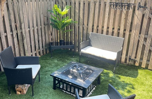 Newbold House | Charming 3-bedroom townhome with WiFi in Philadelphia