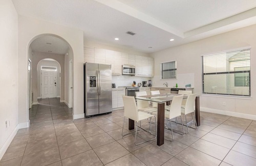 Haines City Resort | Charming 3BR Retreat w/Pool, Resort Perks & Easy Access to Orlando Attractions