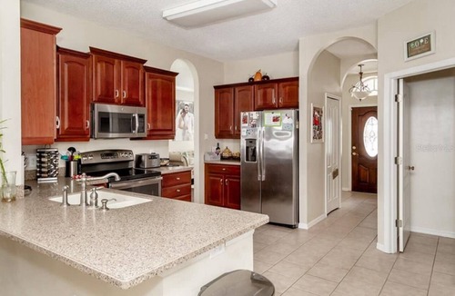 Willow Bend House | Charming 4 bedroom house with WiFi, AC in welcoming Lutz