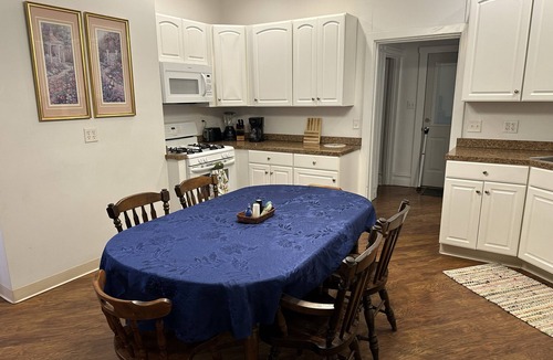 Monongahela House | Charming 4-bedroom family friendly house in Monongahela. Make yourself at home!