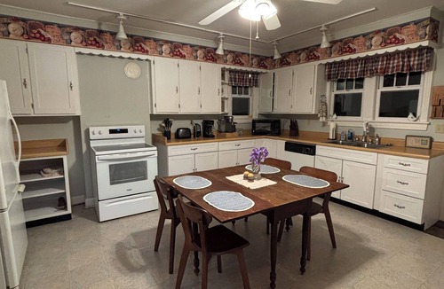 Seneca Rocks House | Charming 4-bedroom house in amazing Seneca Rocks for a scenic getaway