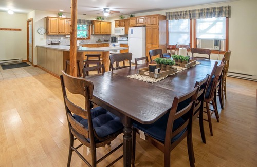 Bodines House | Charming 4-bedroom house with WiFi, AC in brilliant Williamsport