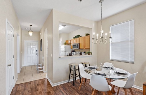 Wellington House | Charming and Comfy Townhouse at Regal Palms Resort, just 15 minutes from Disney