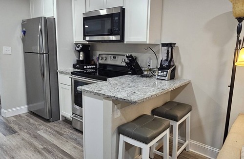Marlton Apartment | Charming and cozy 2-bed home in Evesham with everything needed for your stay.