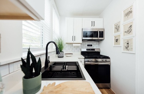 Historic Uptown Apartment | Charming and cozy, tropical retreat in St Pete