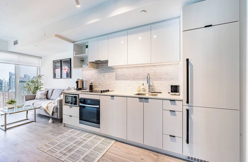 Bay Street Corridor Condo | Charming and Spacious 2 Bed 2 Bath - Heart of downtown Toronto