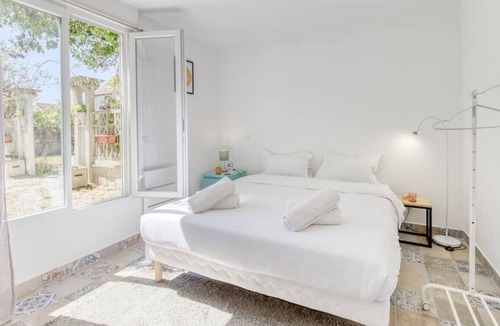 Les Gondoles Apartment | charming apartment near Orly, shops, RER