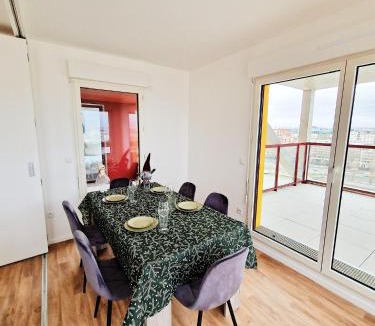 Ivry-port Apartment | CHARMING APARTMENT WITH PANORAMIC SEINE RIVER & EIFFEL TOWER VIEWs
