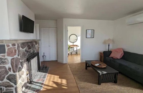 Mono Apartment | Charming apartment on a beautiful equestrian farm.