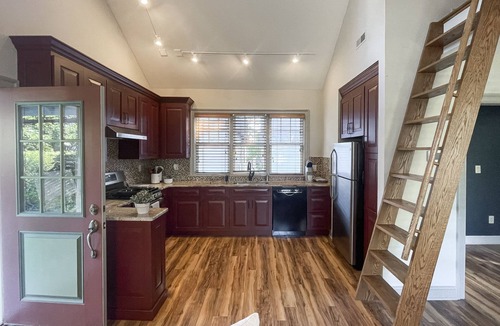 Kennett Square Cottage | Charming Carriage House in the Heart of Kennett